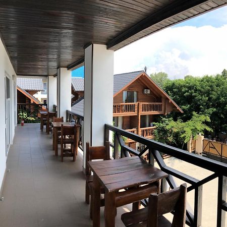 Веселий Кут Hotel Zaliznyy Havn Eksteriør billede
