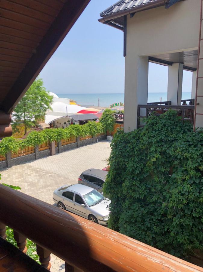 Веселий Кут Hotel Zaliznyy Havn Eksteriør billede
