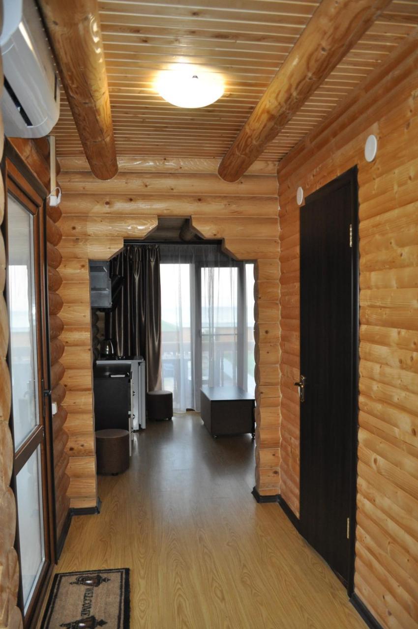 Веселий Кут Hotel Zaliznyy Havn Eksteriør billede